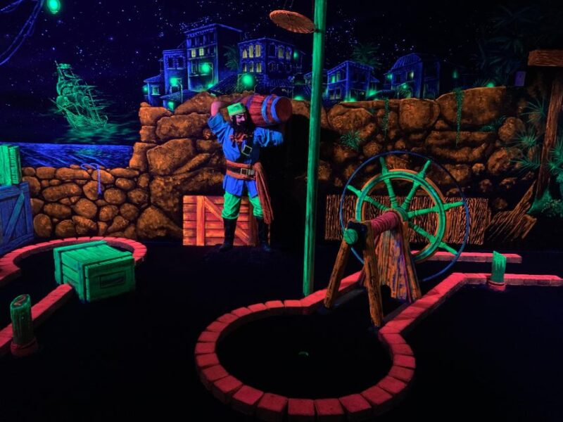 Amsterdam: 12-Hole Glow-in-the-Dark Mini-Golf Experience - Course Features and Themes