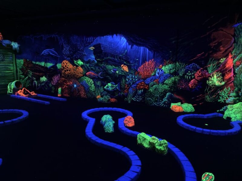 Amsterdam: 12-Hole Glow-in-the-Dark Mini-Golf Experience - Customer Ratings and Feedback