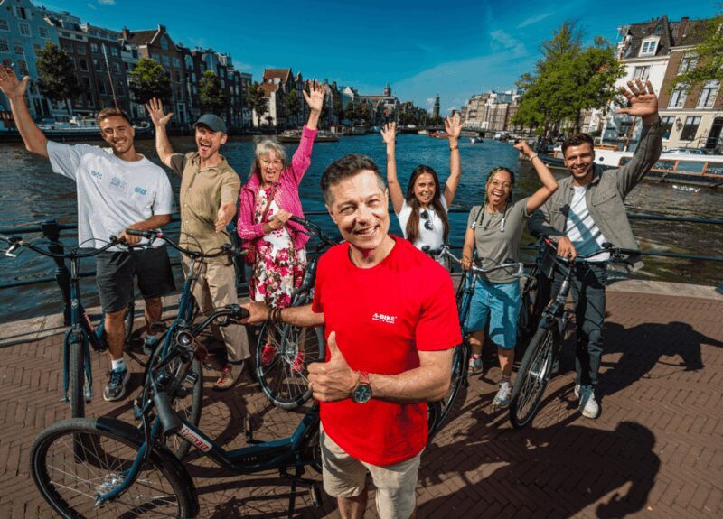Amsterdam: 2.5-Hour Bike Tour - Authenticity and Insights: What Guides Share