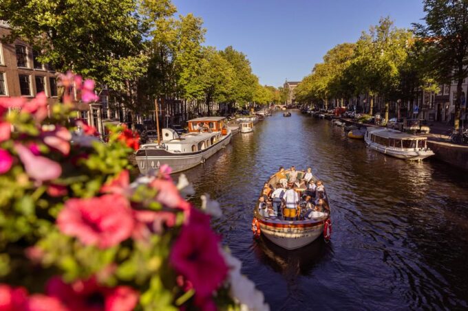 Amsterdam: 2h Canal Cruise Incl.Dutch Snacks & Drinks Option - Frequently Asked Questions