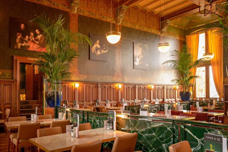 Amsterdam: 3-Course Meal in Historic 1st Class Waiting Rooms - Restaurant Ambiance