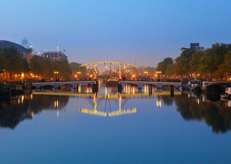 Amsterdam: 3-Hour Private Highlights City Tour by Minivan - Itinerary Highlights