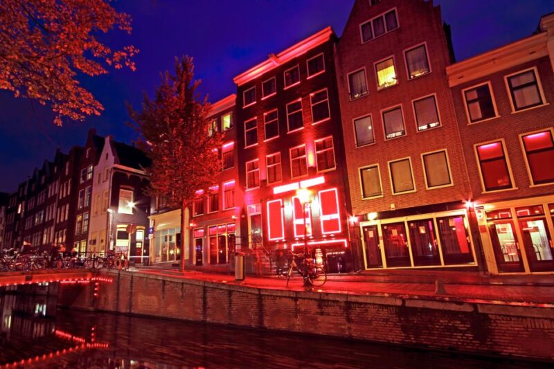 Amsterdam: After Dark Red Light District Tour - Itinerary Highlights