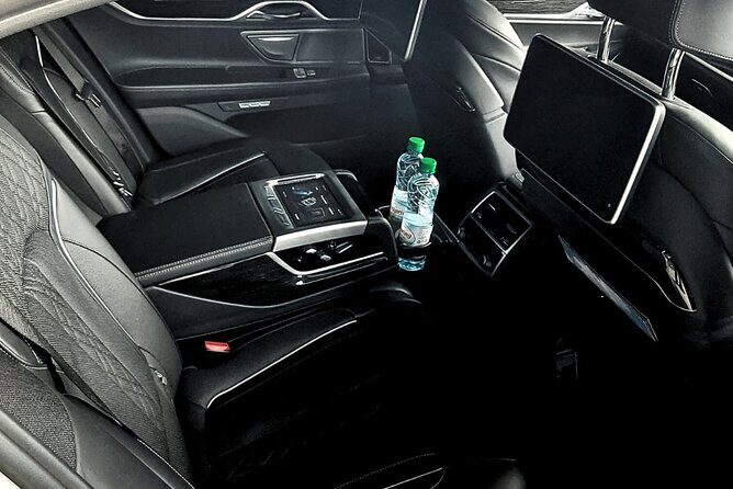 Amsterdam Airport & Non-Airport Private Transfer to City Center - FAQs