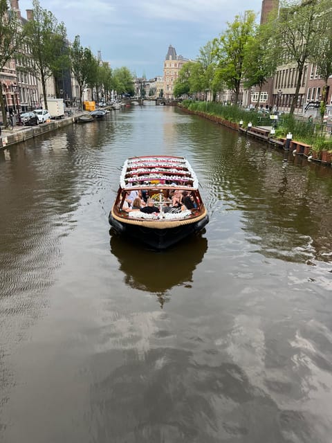 Amsterdam: Boat Tour with Optional Unlimited Drinks - Experience Quality & Value