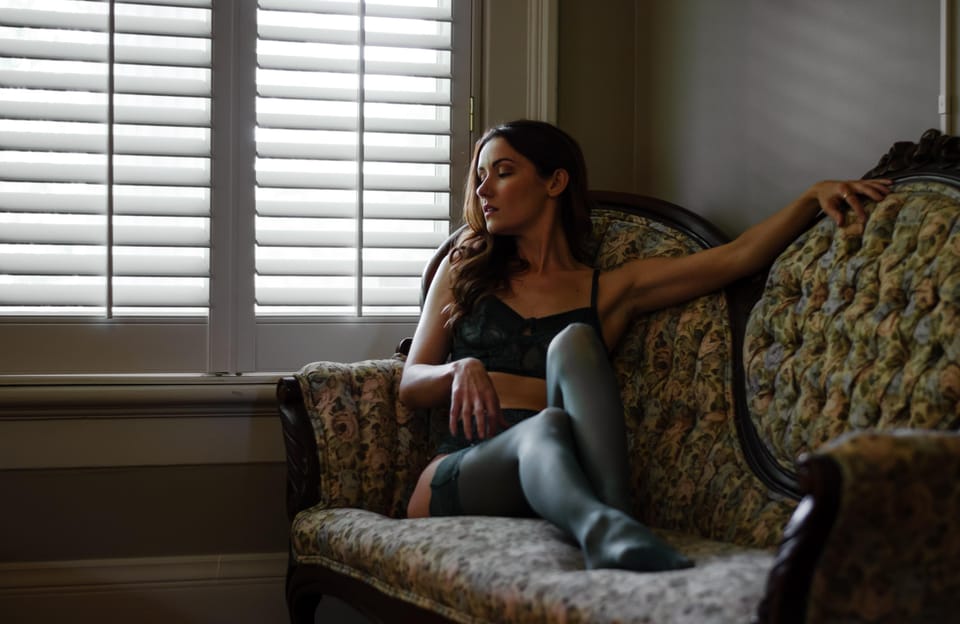 Amsterdam Boudoir Photoshoot - An In-Depth Look at the Amsterdam Boudoir Photoshoot Experience