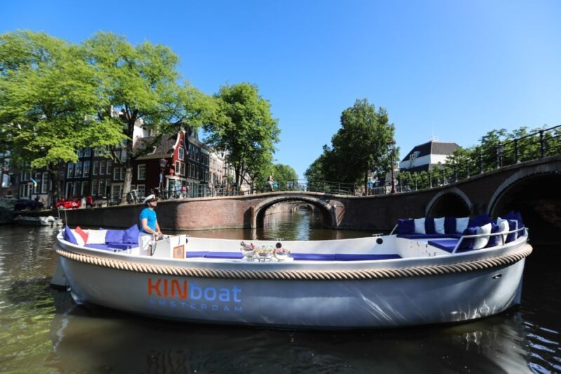 Amsterdam: Canal Cruise in Open Boat with Drink Option - Key Points