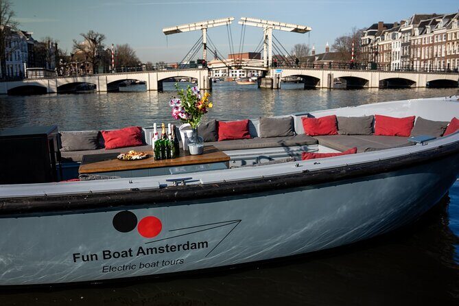 Amsterdam Canal Cruise with Dutch Pancakes and Drinks - Introduction