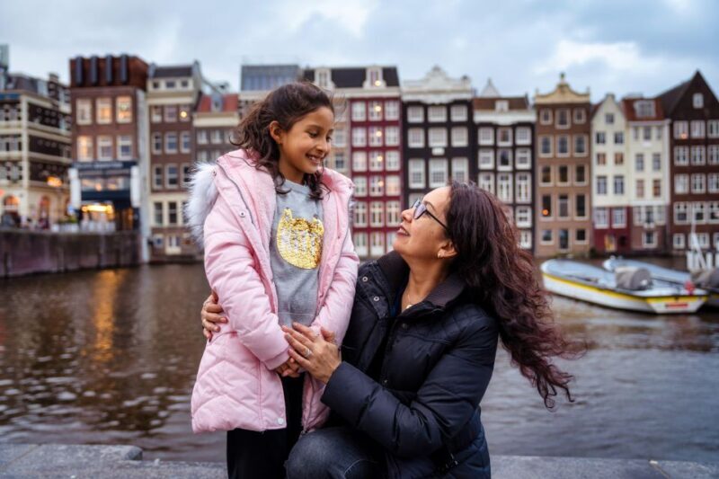 Amsterdam Canals Photoshoot: Private Solo, Family or Couples - Who Is This Experience Best For?