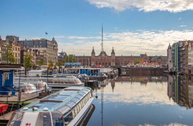 Amsterdam: Capture the Most Photogenic Spots With a Local - Frequently Asked Questions