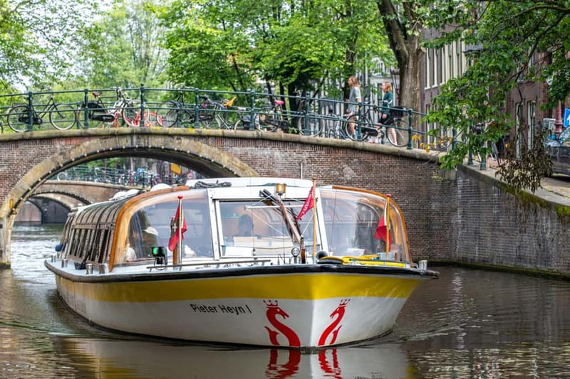 Amsterdam: City Centre Canal Cruise & Free Dutch Stroopwafel - Key Points