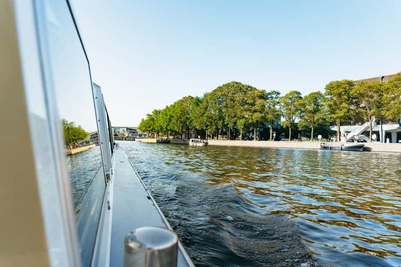 Amsterdam: City Centre Canal Cruise & Free Dutch Stroopwafel - Who Should Consider This Tour?
