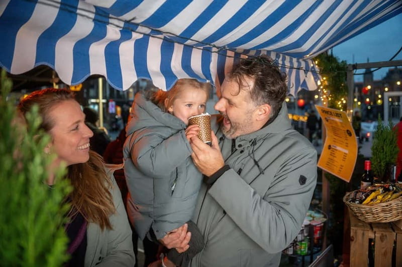 Amsterdam: Cozy Light Festival Cruise with Hot Chocolate - Key Points