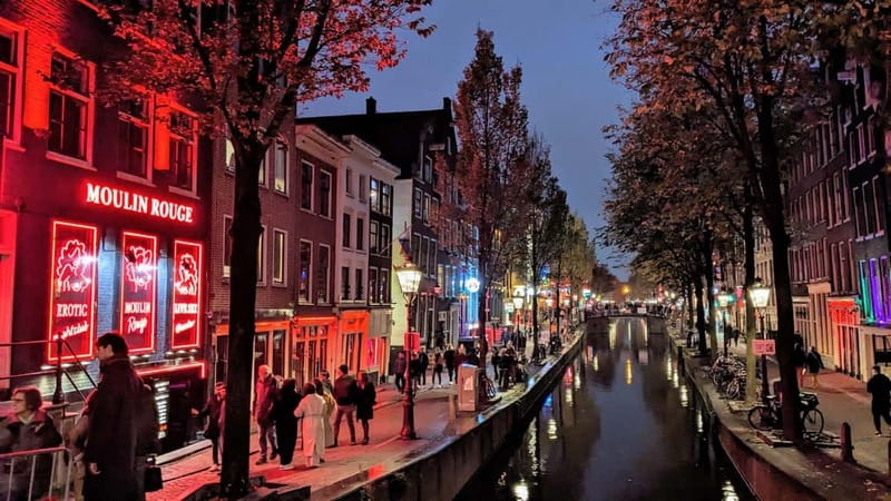 Amsterdam: Customized private walking tour (1, 2 or 3 hours) - The Sum Up