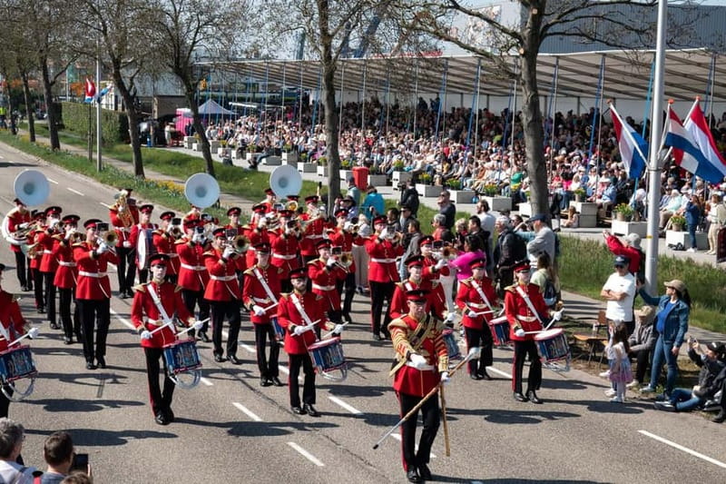 Amsterdam: Day Trip to Flower Parade & Keukenhof on April 18 - The Itinerary in Detail