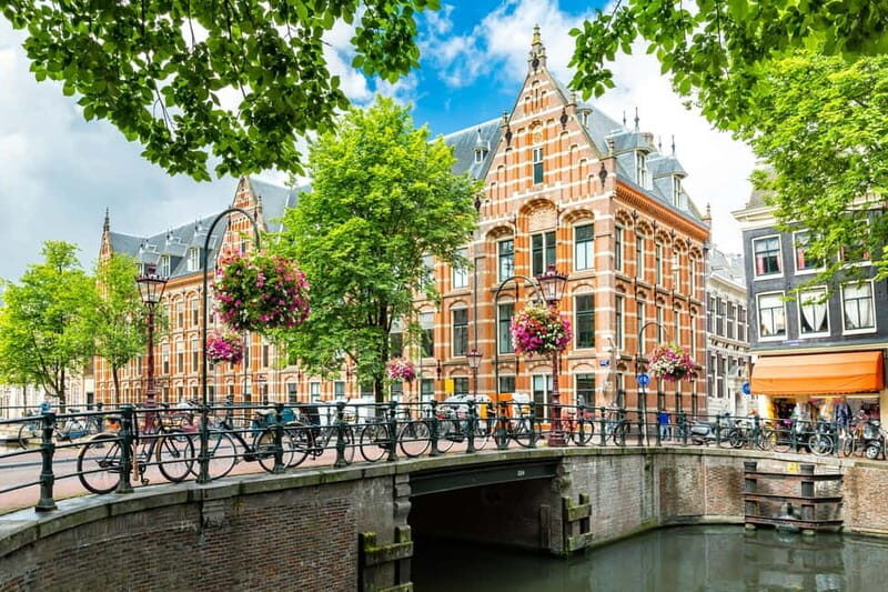 Amsterdam : Dutch East & West India Company Walking Tour - Starting Point: Basilica di San Nicola