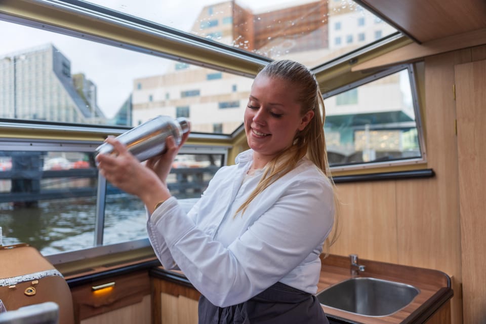 Amsterdam: Evening Cocktail Cruise along the canals - An Honest Look at the Experience