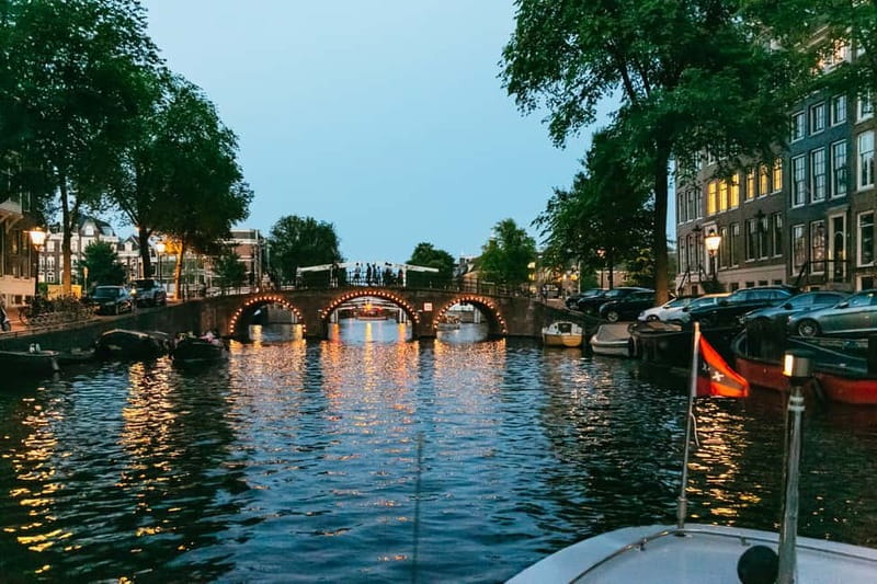 Amsterdam: Evening Cruise with Optional Wine and Snacks - Practical Details to Keep in Mind