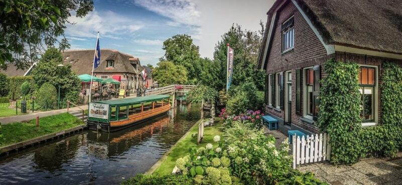 Amsterdam: Explore Giethoorn in a Private Tour With Driver - Activities in Giethoorn