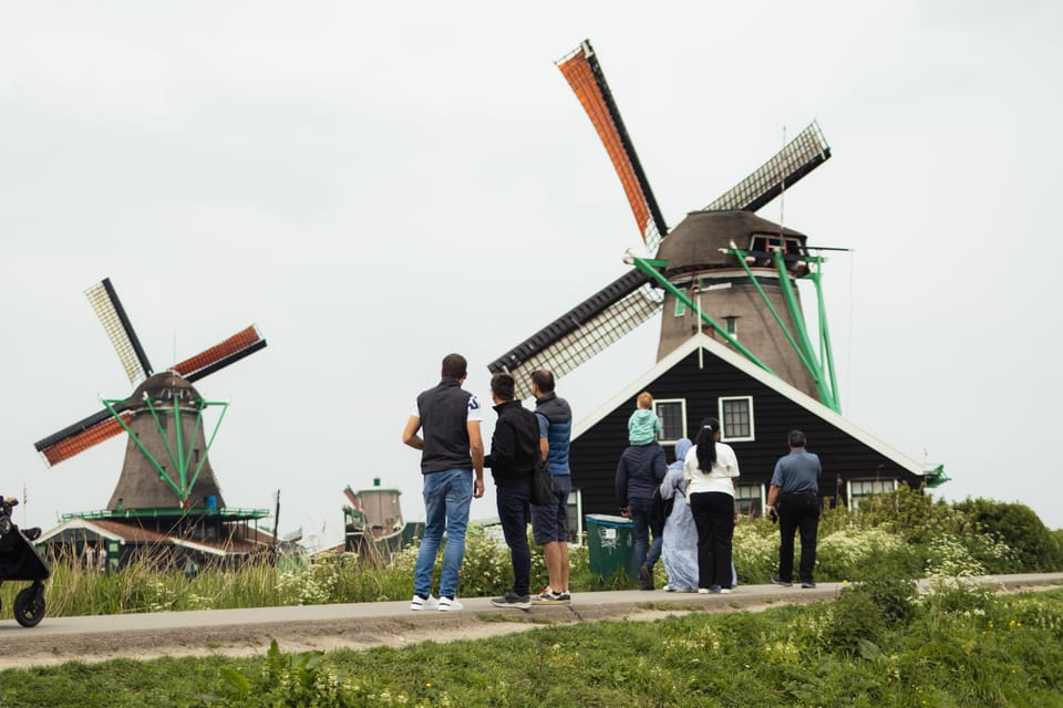 Amsterdam: Explore Zaanse Schans: Half-Day Luxury Coach Trip - Key Points