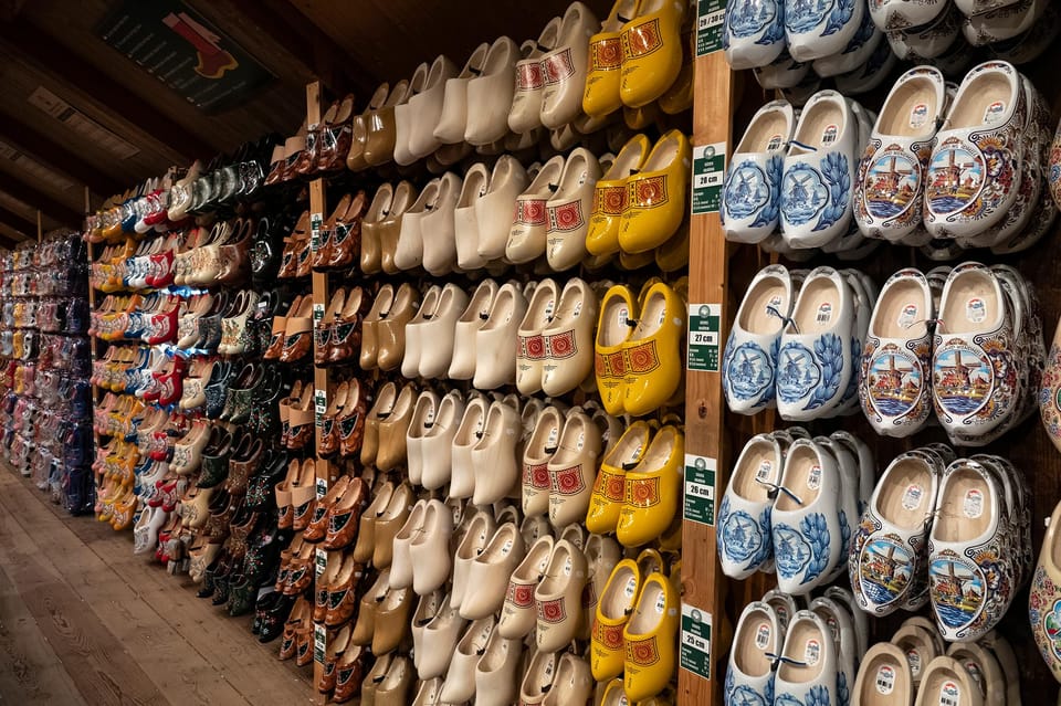 Amsterdam: Explore Zaanse Schans: Half-Day Luxury Coach Trip - FAQ