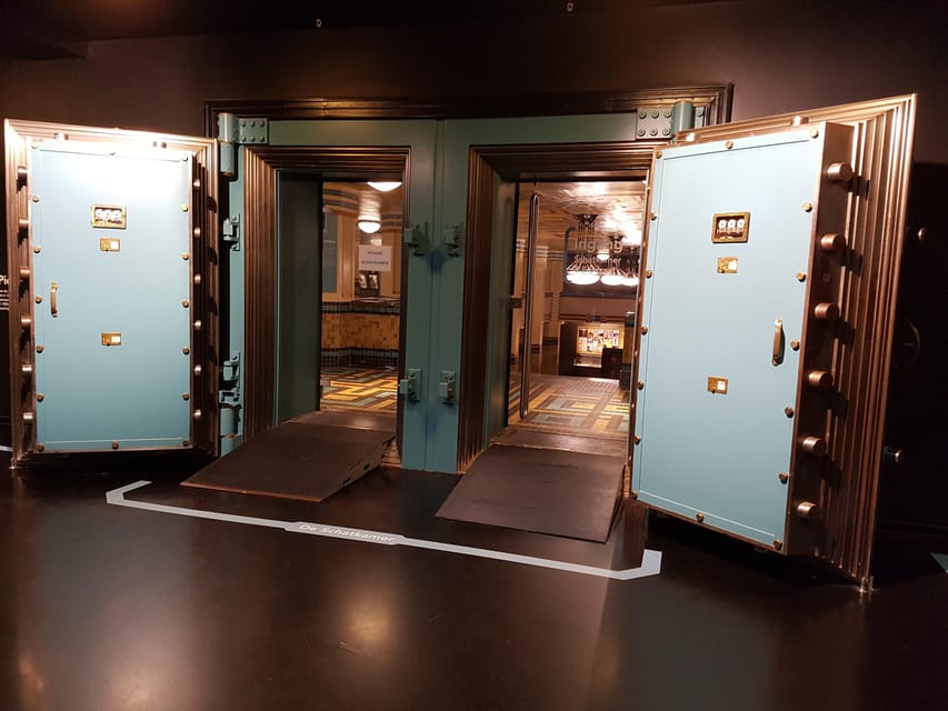 Amsterdam: Financial History Tour - What’s Included and What’s Not