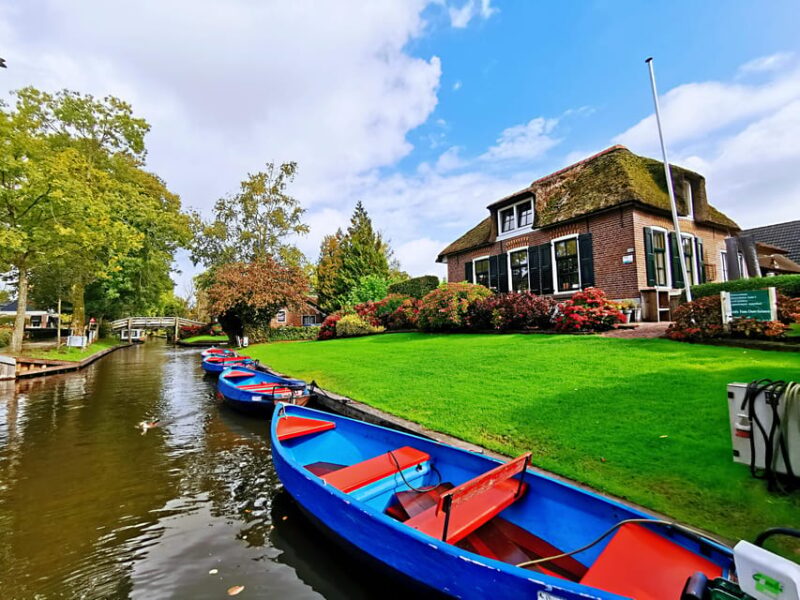 Amsterdam: Giethoorn, Afsluitdijk and Zaanse Schans Day Trip - Itinerary and Highlights