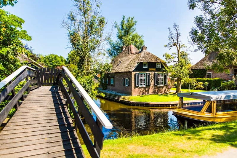 Amsterdam: Giethoorn Tour with Boat Ride & Afsluitdijk Visit - An In-Depth Look at the Tour Experience