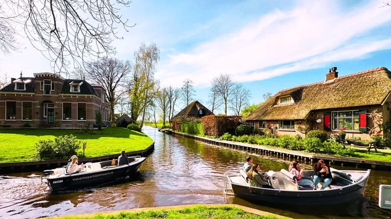 Amsterdam: Giethoorn & Zaanse Schans Small Group Day Trip - FAQ