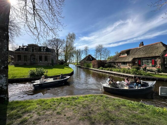 Amsterdam: Giethoorn, Zaanse Schans Tour With Small Group - Customer Reviews