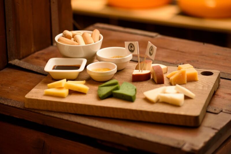 Amsterdam: Henri Willig Cheese Tasting Experience - Cheese Tasting Highlights