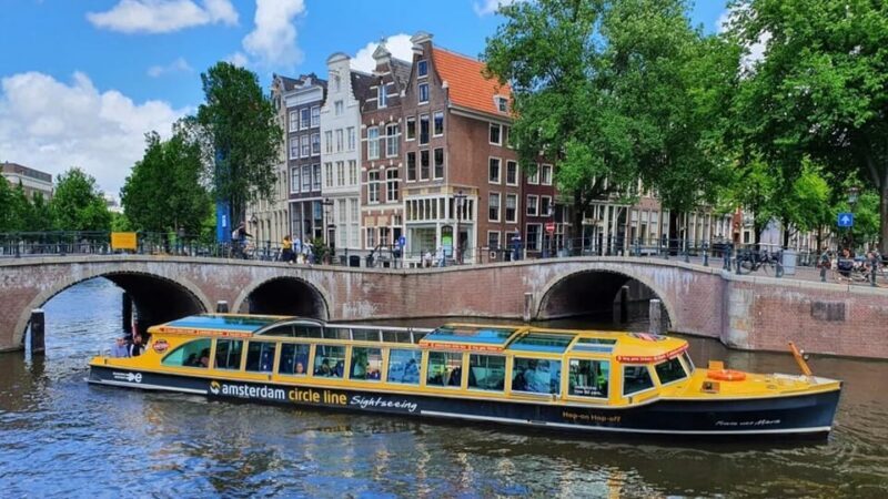 Amsterdam: Historic City Centre Canal Cruise - The Experience: Comfort Meets Content