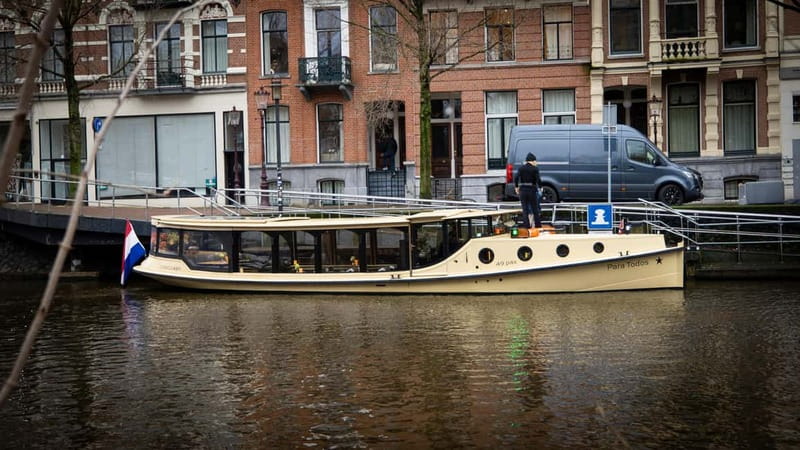 Amsterdam: Historic Virtual Reality Boat Tour - Practical Tips for Visiting  