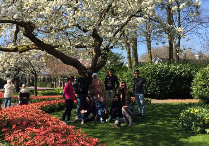 Amsterdam: Keukenhof Tulip Garden and Giethoorn Experience - Booking Your Adventure