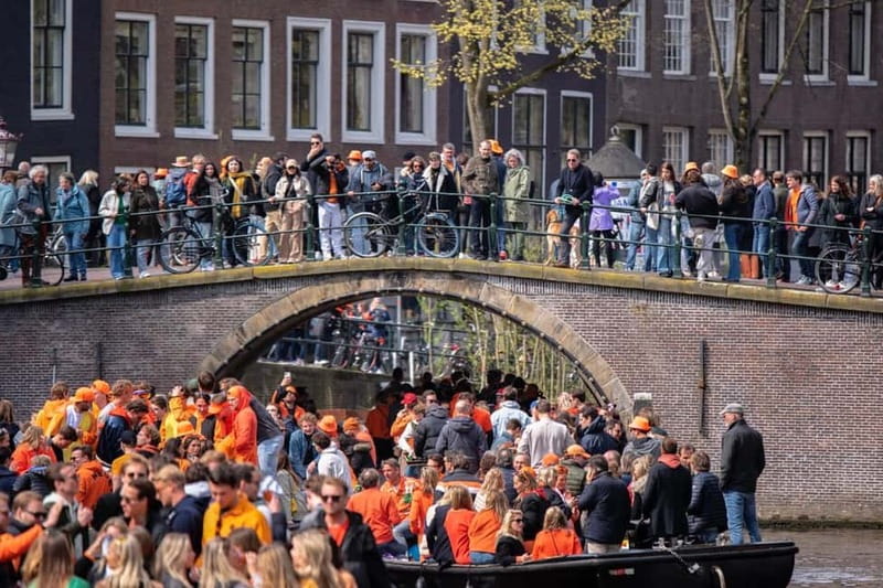 Amsterdam: Kings Day Boat Party with Unlimited Drinks - Why This Tour Offers Good Value