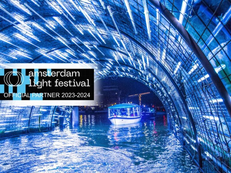 Amsterdam: Light Festival Boat With Unlimited Drinks & Snack - Good To Know