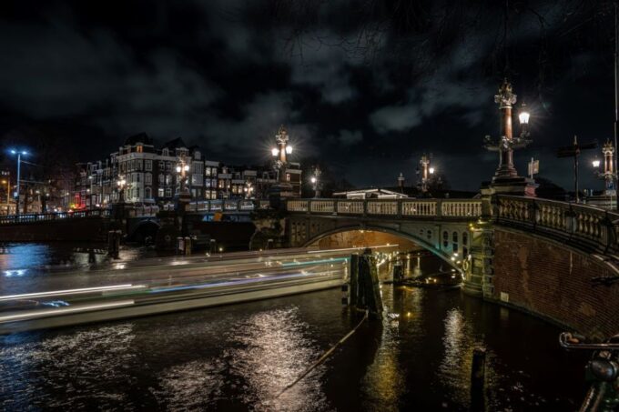Amsterdam: Light Festival Boat With Unlimited Drinks & Snack - Booking Your Cruise