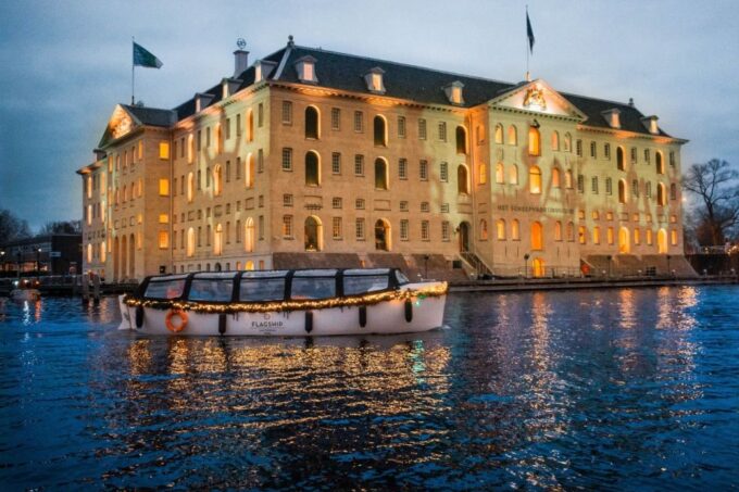 Amsterdam: Light Festival Boat With Unlimited Drinks & Snack - Pricing and Discounts