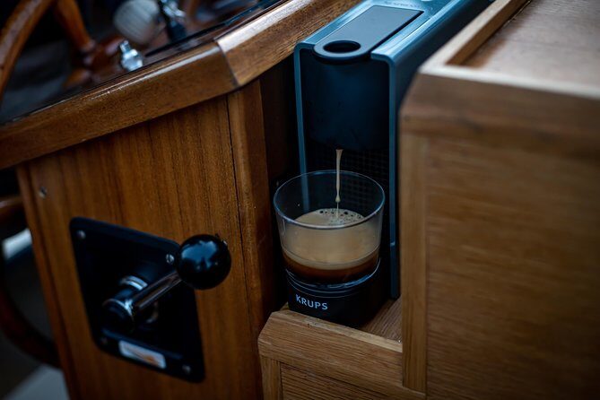 Amsterdam Light Festival Private Cruise With Welcome Drink - Who Will Love This Tour?