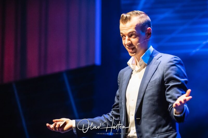 Amsterdam: Magic Show - Good To Know