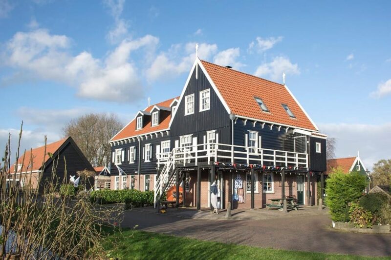 Amsterdam: Marken, Volendam, Edam (Private Driver & Tour) - Itinerary Highlights