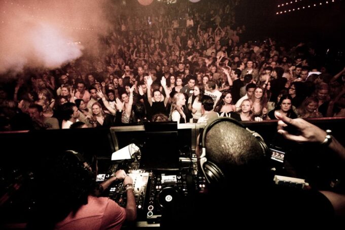 Amsterdam: Nightlife Scene 1, 2, or 3-7 Day Ticket - How to Purchase Your Ticket