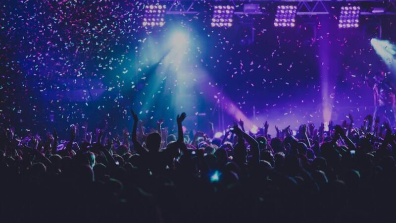 Amsterdam: Nightlife Ticket with Champagne and Cruise - Who Should Consider This Tour?