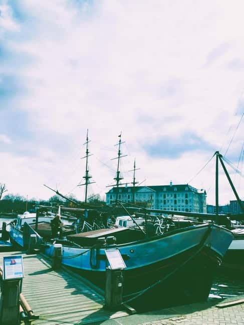 Amsterdam: Off the Beaten Path Bike Tour in French - Price and Value