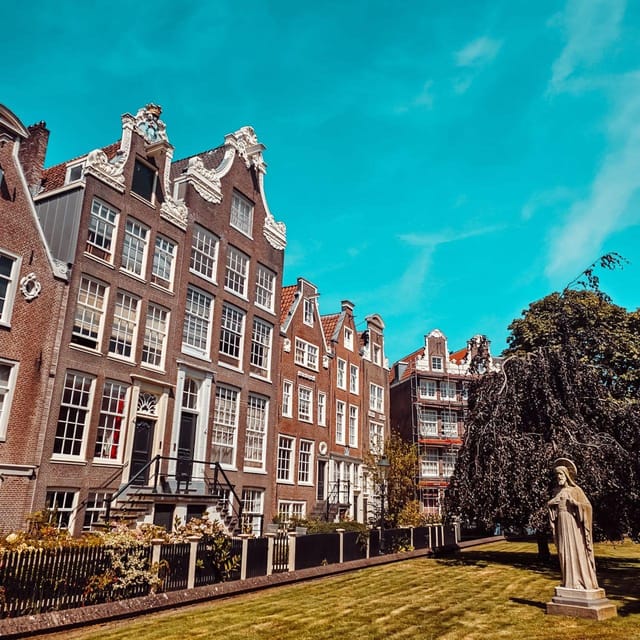 Amsterdam: Off the Beaten Path Bike Tour in French - Pricing and Value Analysis