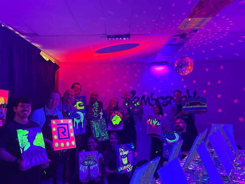 Amsterdam: Paint and Sip in the Dark at Rembrandt van Wine - Who Will Love This Tour?