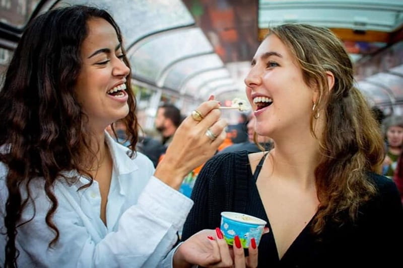 Amsterdam: Pizza Cruise with New York Pizza & Drinks - FAQs