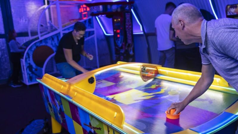 Amsterdam: Private Arcade Hall Games Experience - Amenities and Services