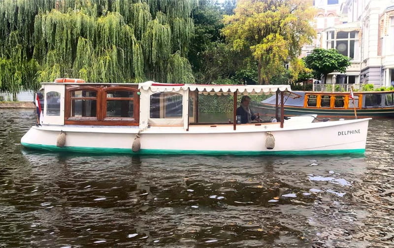 Amsterdam: Private Dinner Cruise with Guide and Wine - Who Will Love This Tour?