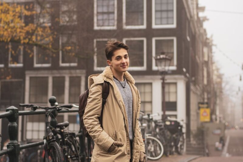 Amsterdam: Private Photoshoot for Couples, Families, or Solo - Why Choose a Private Photoshoot in Amsterdam?